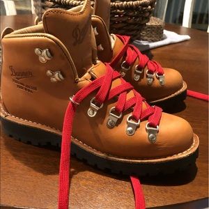 Danner Mountain Light Cascade Hiking Boots